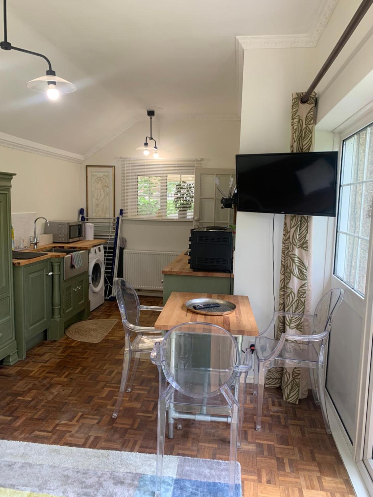 Newly Refurbished One Bedroom With Additional Sofa Bed Self Contained Flat In Garden Abbots Langley エクステリア 写真